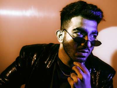 Yashraj se tourne vers la disco-pop sur les nouvelles chansons « Gabbar » et « Daae/Bae »