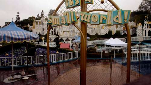 Disneyland ajoute des poupées en fauteuil roulant à “It’s a Small World”