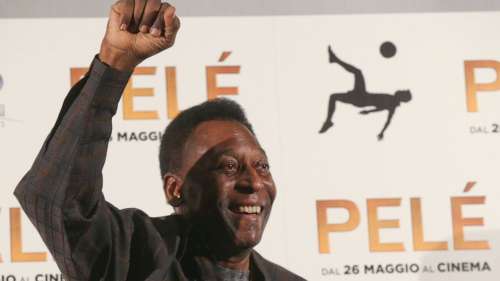 Les films, la musique et la télévision ont aidé Pelé à devenir encore plus célèbre