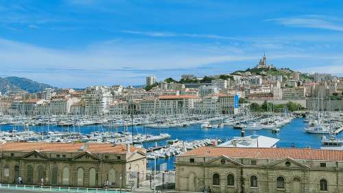 Marseille : un enfant joue tranquillement dans un parc et fait une découverte mortelle