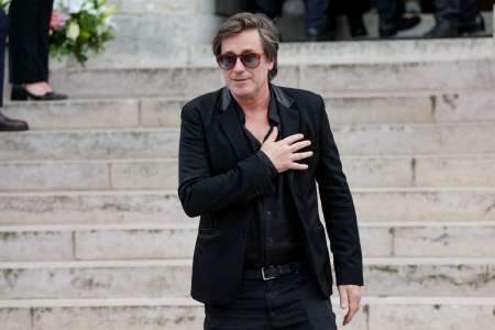 “Ma mère en avait un peu assez” : Thomas Dutronc en plein deuil, cet hommage qui le fait rire