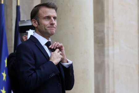 Emmanuel Macron : sa balade lunettes de soleil et veste en cuir au Touquet avec Brigitte ne passe pas