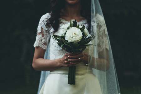 Son fiancé est infidèle, elle se venge le jour de leur mariage