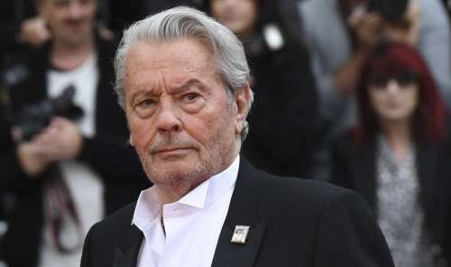 Mort d’Alain Delon : “Très arriviste”, son tout premier amour Brigitte Auber raconte leur histoire méconnue et romanesque