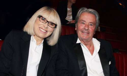 Alain Delon et Mireille Darc : ce caprice du couple qui avait fâché les voisins de leur somptueux hôtel particulier