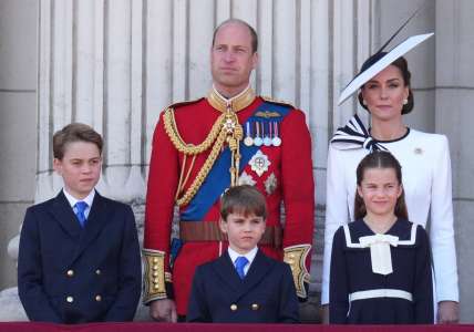 Kate et Charlotte à Wimbledon, George et William à l’Euro… et le petit Louis alors ?