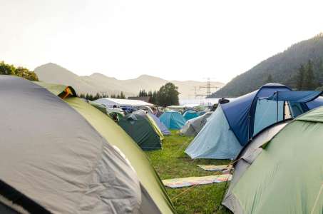 En vacances dans un camping de Gironde, un prof propose 