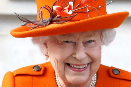  «Elizabeth II propose avec humour de tester la carrière sportive à une célébrité»