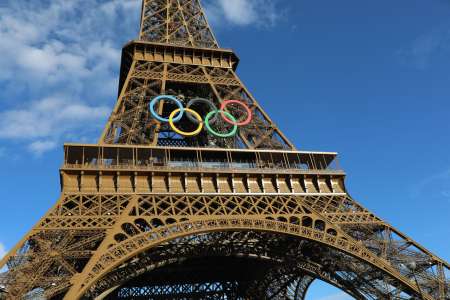 Paris 2024 : stupeur ! Les anneaux olympiques ont disparu de la tour Eiffel en pleine nuit