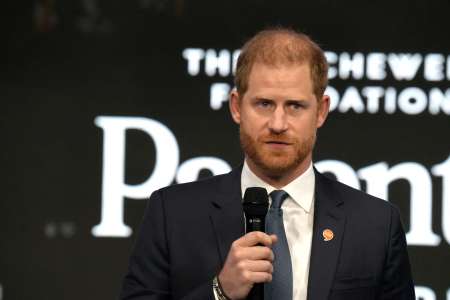  « Harry de retour au Royaume-Uni : Révélations sur sa première rencontre avec Charles III »