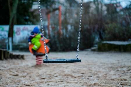 Enfants brûlés à l’acide : une mère témoigne de la souffrance de son fils sur TF1, “une grosse tache noire”