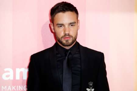 Mort de Liam Payne : l’hommage déchirant du père du chanteur sur les lieux du drame