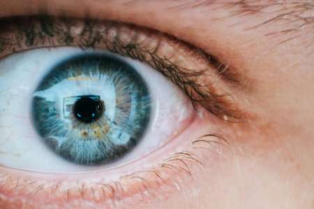 Lentilles de couleur : quels sont les effets secondaires ?