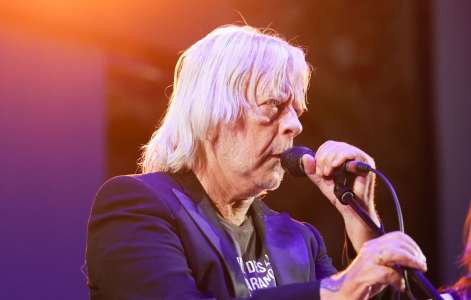 Renaud “pathétique” : le chanteur très diminué en concert, ça fait halluciner ce producteur star