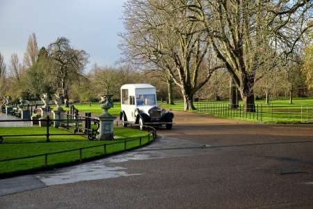 Mort suspecte à Hyde Park : peau blanche, cheveux gris… ce cadavre dans le jardin d’héritiers qu’on cherche à identifier