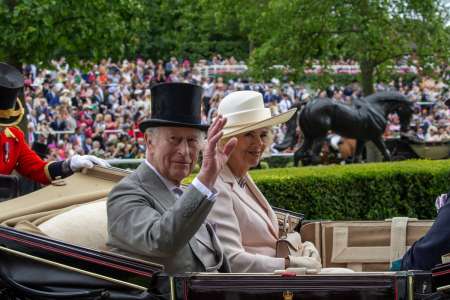 Charles III et Camilla : 