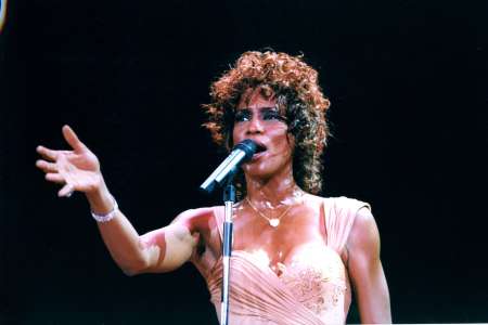 Whitney Houston : les confessions fracassantes du garde du corps qui a tout abandonné pour elle