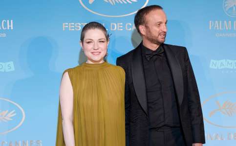 Emilie Dequenne : robe courte, dentelle et chignon bas pour son mariage avec Michel Ferracci… Ces clichés intimes qu’elle avait partagés
