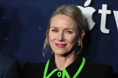 Naomi Watts : ses confidences sans tabou sur sa ménopause précoce qu’elle a eu du mal à accepter