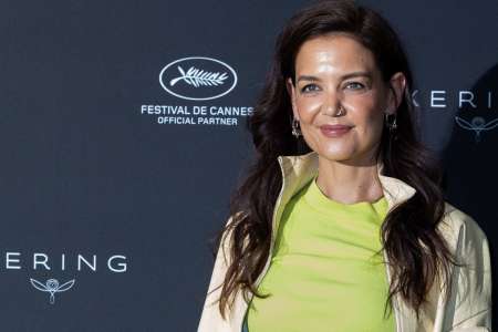 Katie Holmes : abdos en béton et vergetures apparentes, elle fait sensation en bralette à New York