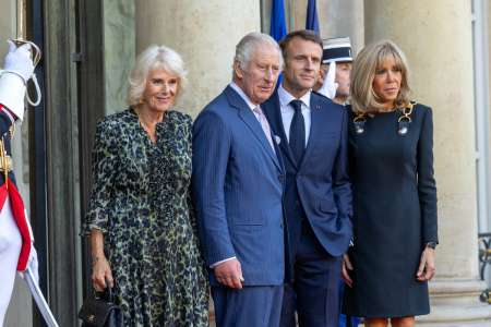 Charles III en France : Brigitte Macron sobre, Camilla plus funky pour leur dernière soirée parisienne