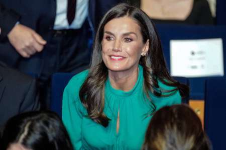 Letizia d’Espagne bousculée : son geste classe en pleine manifestation fait mouche