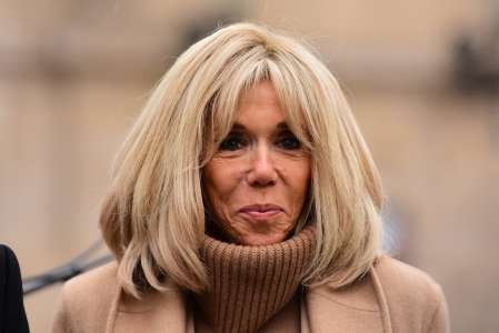 Brigitte Macron : son audace mode remarquée au défilé Vuitton, elle remet au goût du jour un accessoire sulfureux