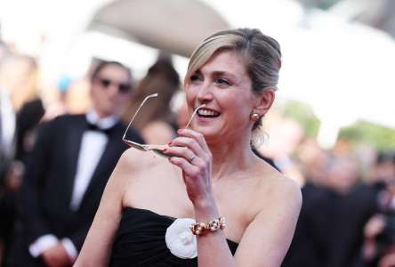 Cannes 2024 : Julie Gayet accompagnée d’un homme sur le tapis rouge et ce n’est pas François Hollande !
