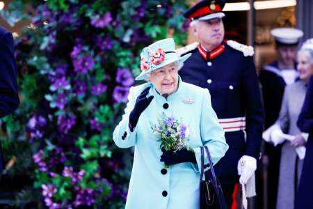 Elizabeth II : Jeannette Charles, son troublant sosie, est morte à 96 ans