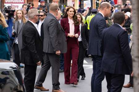 Kate Middleton, Lady Di... : on copie le look décontracté chic des princesses avec ces chemisiers intemporels