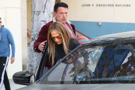Jennifer Lopez et Ben Affleck : bise polie et sourires gênés… Cette absence notable de gestes d’amour pour leur dernière sortie