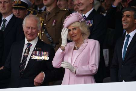 Charles III et Camilla fondent en larmes en pleine sortie officielle, des images déchirantes