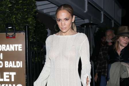 Jennifer Lopez : visage fermé, elle opte pour une sortie solo alors que les rumeurs de divorce avec Ben Affleck prennent de l’ampleur