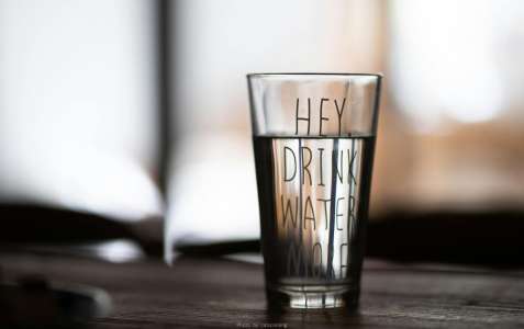 Cette boisson insoupçonnable hydrate et désaltère bien plus que l’eau, selon les chercheurs