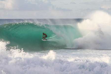 Une légende du surf meurt à 49 ans dans de terrifiantes circonstances