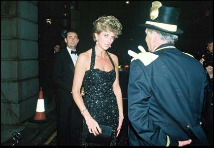 Lady Di : sa revenge dress culte à reproduire à petit prix