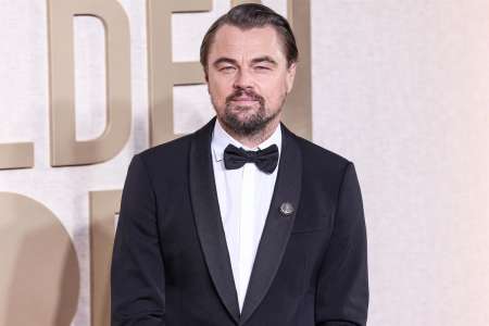 Leonardo DiCaprio : cette scène surréaliste avec un “homme ivre”, un poteau et plein de filles