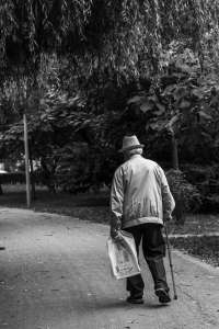 Drame devant l’Ehpad : un visiteur roule sur un pensionnaire de 97 ans pour une raison obscure