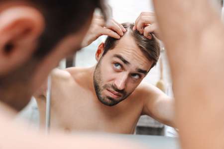 Calvitie précoce : les boissons à éviter pour pallier la chute des cheveux