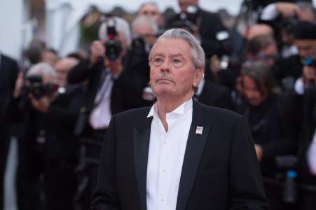 Obsèques d'Alain Delon : Michel Drucker, Paul Belmondo... Ces stars qui seront finalement présentes