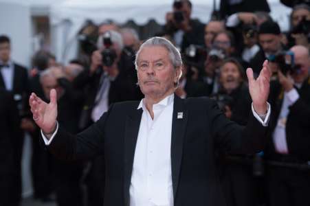 Mort d’Alain Delon : abcès, orteils nécrosés, alité… Ses derniers mois marqués par la souffrance physique