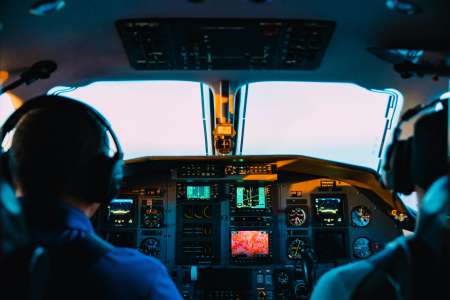 Un pilote décide de couper les moteurs en plein vol après avoir mangé des champignons hallucinogènes