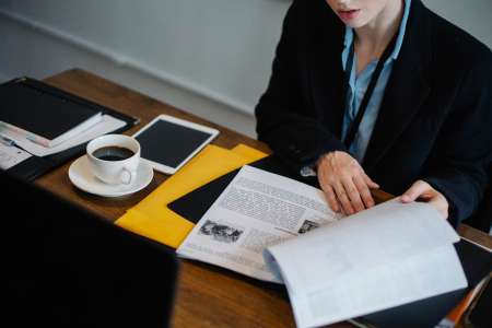 TÉMOIGNAGE. “J’adore ma petite-amie mais je suis incapable de résister à sa boss”