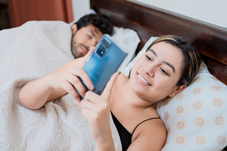 Il découvre que sa femme est infidèle, c’est sa fille qui en fait les frais