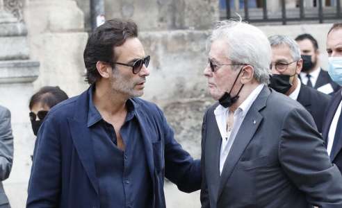 Anthony Delon : Douchy impénétrable ! Il déploie des moyens impressionnants pour protéger la maison de son père