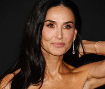 “Tellement fou, tellement ridicule” : Demi Moore regrette ce qu’elle a imposé à son corps après sa deuxième grossesse