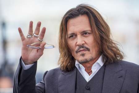 Johnny Depp métamorphosé : moqué au Festival de Cannes pour un détail physique, il a corrigé le tir