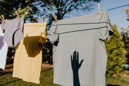 Morbihan : une mère accusée d’avoir noyé son fils à cause de simples tâches sur ses vêtements