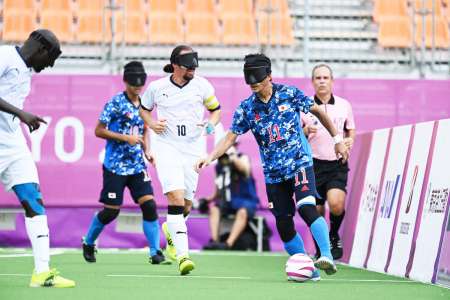 Frédéric Villeroux : pourquoi la star des Jeux paralympiques a eu “du mal à accepter” ses débuts en cécifoot