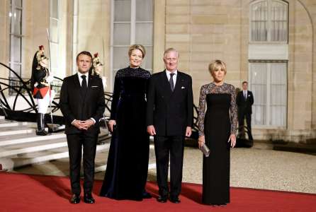 Brigitte Macron et Mathilde de Belgique scintillantes, Tatiana Silva sublime enceinte, ventre apparent pour Madame Darmanin… les images du dîner d’État à l’Élysée (Photos)